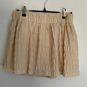 Zara‎ Ivory Checkered Skort size small thumbnail 2