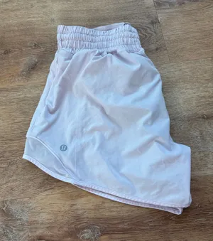 Lululemon Strawberry Milkshake Hotty Hot thumbnail 1