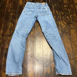 American Eagle 000 normcore curvy straight mom jeans thumbnail 2