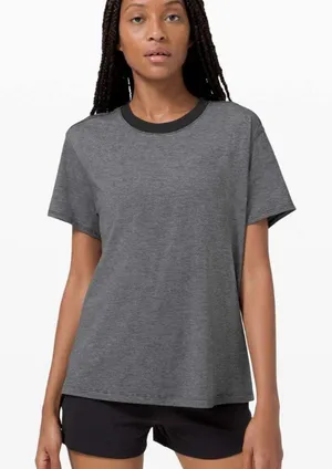 LULULEMON All Yours Boyfriend Tee Micro Stripe Black White Size 8 10 Cotton EUC thumbnail 1