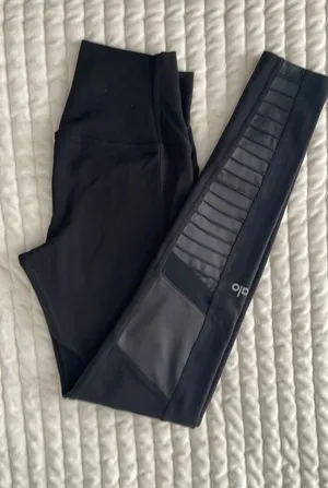 Alo Yoga Black and Grey Leggings High Waist size xs thumbnail 1