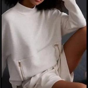 Ellie Tabari Cream Mock Neck Top Oversized Elegant Gold Zip Pullover Sweater thumbnail 3