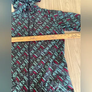 Patagonia Women's Blue and Red Patterned Ski Jacket thumbnail 6