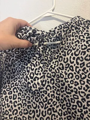 Ann Taylor Black & White Leopard Print Blouse with bow on back M thumbnail 6