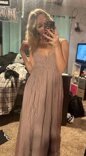 Miss Avenue backless dress thumbnail 1
