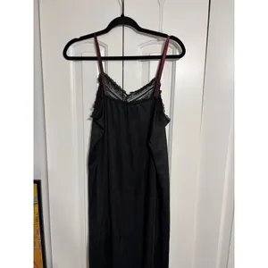 Vintage‎ Nightgown Slip Lace Trim Black Burgundy Ribbon Tie 70s 80s Noir thumbnail 4