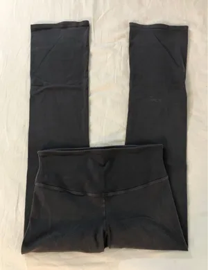 Yummie grey flare high waist sweatpants Size Medium thumbnail 1