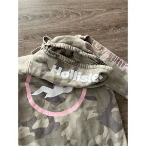 Hollister Womens Pullover Hoodie Small Gray Camo Pink Logo Sleeve Graphic Fleece thumbnail 11