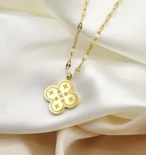 Engraved Clovers Pendant Necklace Gold thumbnail 1