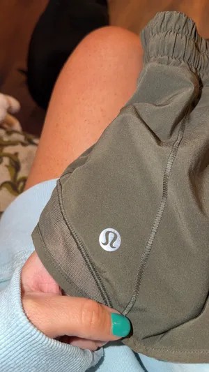 Lululemon Hotty Hot Shorts 2.5" thumbnail 3