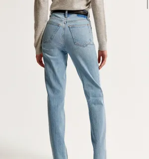 Abercrombie Ultra High Rise 90s Straight Jean thumbnail 2