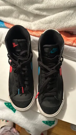 Blazers thumbnail 1