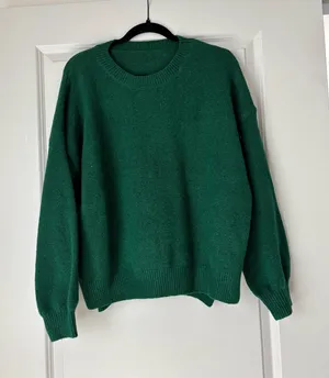 Green Wool Sweater Size M thumbnail 1