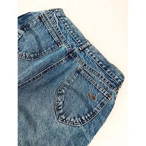 Vintage Chic High-Waisted Denim | Size 29 thumbnail 14