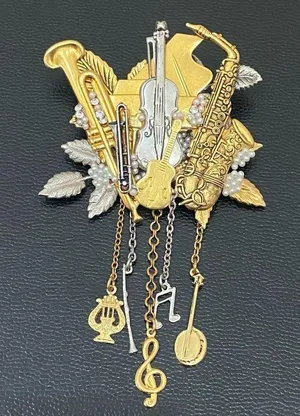 Vintage Musical Instruments Music Theme 3D Brooch 36.6g thumbnail 3