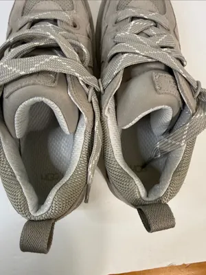 UGG Women's Gray and Cream Platform Lace-Up Sneakers thumbnail 9