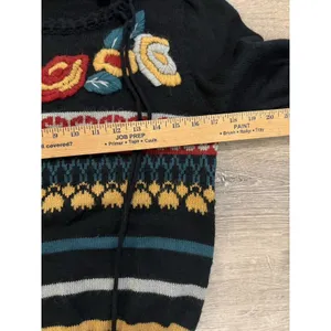 Vintage Embroidered Floral Fair Isle Sweater Womens Medium Black Good Boho thumbnail 5