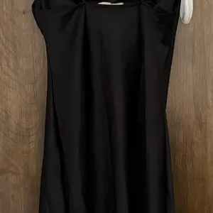 Threads & States black satin spaghetti straps cowl neck slip dress, size S party thumbnail 8