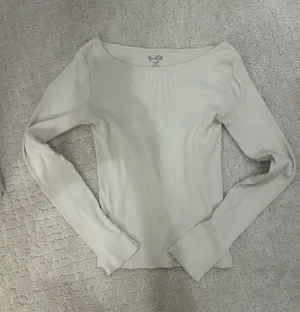 Brandy Melville Cream John Galt long sleeve thumbnail 1