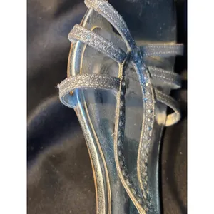 Fioni Womens Silver Glitter Kitten Heel Sandals Strappy‎ Dress Shoes Size 7.5 thumbnail 5