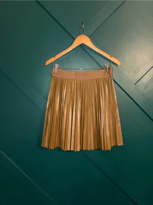 DKNY Pleated Faux Leather Miniskirt Logo Waistband Bordeaux A-Line Size S thumbnail 2
