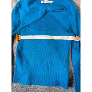 NWOT Zara Size Medium Long Sleeve Blue‎ Ribbed Cross Knot Cropped Top Y2K thumbnail 3
