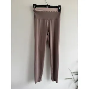 Aerie Offline Real Me High Waisted Leggings Taupe Scalloped Hem Size M‎ thumbnail 2