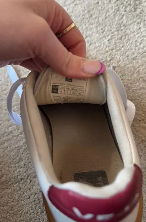 VEJA Sneakers thumbnail 5