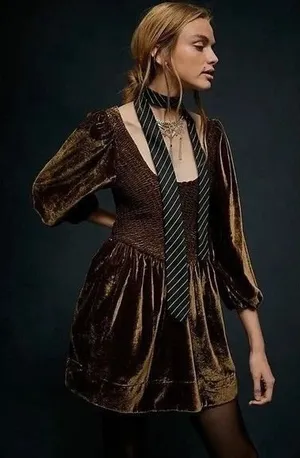 NWT!! FREE PEOPLE Farrier Velvet Mini Dress Smocked Solid Brown Bear Mini Medium thumbnail 1