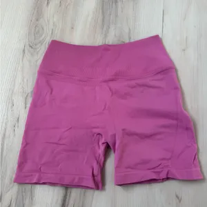 Seamless High-Waist Pink Bike Shorts thumbnail 3