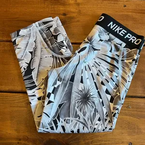 Nike Leggings thumbnail 1