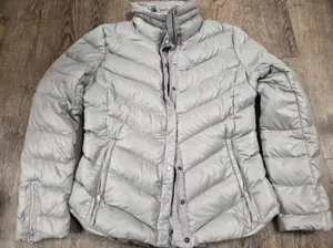 Gap Women's Small Gray down-filled full zip + snap mock-neck puffer jacket thumbnail 1