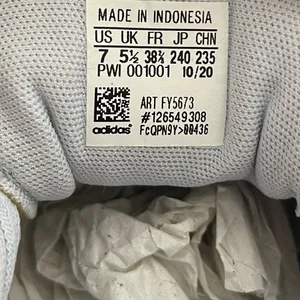 Adidas Women’s Primeblue Sneakers NWOT thumbnail 5