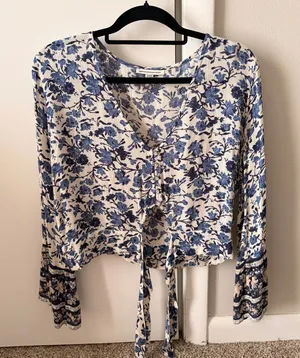 American Eagle Crop Top thumbnail 1