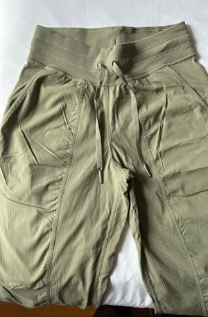 Lululemon yoga pants thumbnail 1