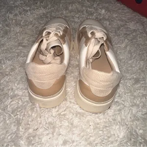 Red Dress Boutique Oasis Society Tan Colorblock Lace Up Front Skate Shoes thumbnail 2