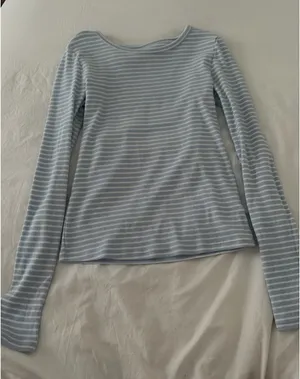 Aeropostale blue long sleeve with small white stripes thumbnail 1