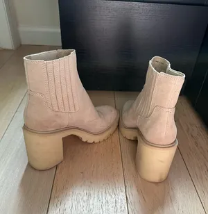 DV by Dolce Vita Waterproof Lug Sole Platform Bootie thumbnail 6