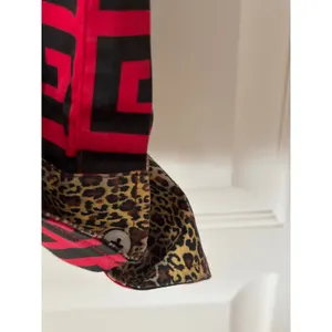 Tizzie‎ Red Black Greek Key Button Down Shirt Leopard Trim Small thumbnail 5