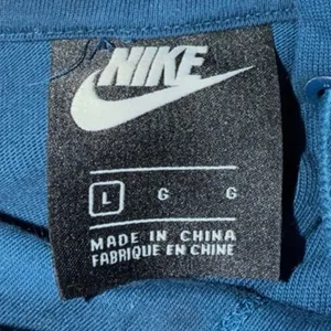 Nike Women’s Blue Cropped Hoodie with Hood and Drawstrings Size L thumbnail 2
