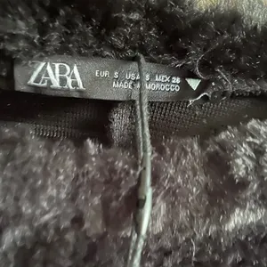 Zara Black faux fur crop sweater NWT‎ thumbnail 7