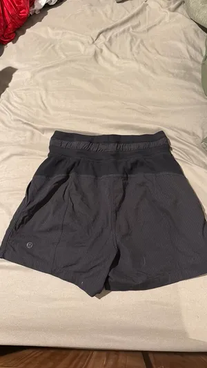 Lululemon Shorts thumbnail 3
