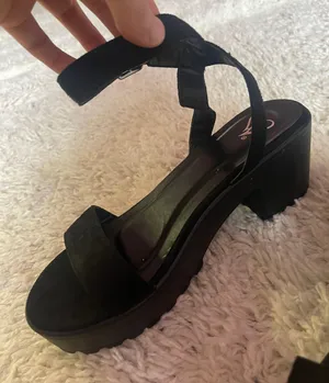 Windsor Chunky Platform Heels thumbnail 3