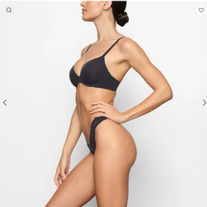 NWT SKIMS Fits Everybody T-Shirt Demi Bra‎ in Onyx Size 40H thumbnail 2