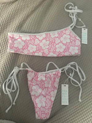 Frankie’s Bikinis Bikini thumbnail 1