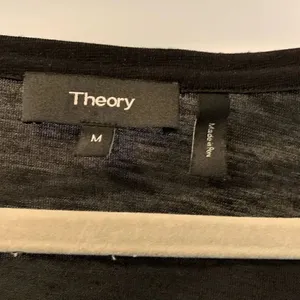 Theory Women’s V-Neck Tee Shirt Size Medium thumbnail 3