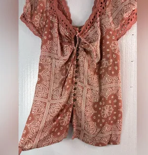 Willow-root M Babydoll Crocheted Lace Trimmed Top in Mauve thumbnail 6