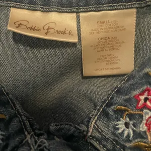Vintage Bobbie Brooks Blue Denim Short-Sleeve Shirt with Embroidered Collar, S thumbnail 3