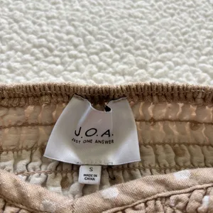 J.O.A. Taupe Polka Dot Smocked Puff Sleeve Crop Top Small Milkmaid Coquette Boho thumbnail 2