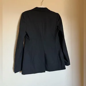 Aritzia Babaton‎ Wool Blazer Sz 4 Black Boxy Fit thumbnail 3